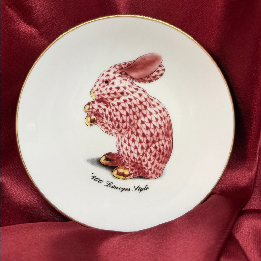 Limoges Style depicting Herend Fishnet design Rabbit plate "800 Limoges Style"